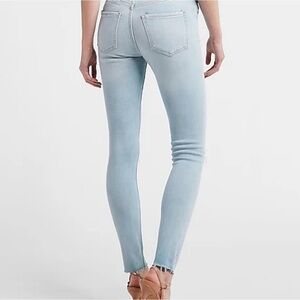 Express Light Wash Mid Rise Skinny Jeans 00